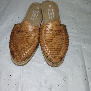 Hurchaches Women's Size 6 1/2